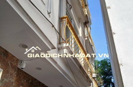 Hàng trăm tin mỗi ngày chỉ với vài cú nhấp chuột. Tối ưu hóa marketing online cho môi giới và sàn giao dịch bất động sản
